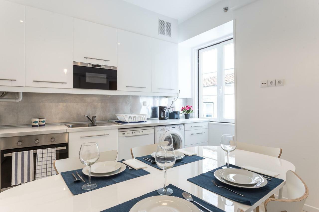 Three Bedroom Apartment In Historical Centre -Bairro Alto ลิสบอน ภายนอก รูปภาพ