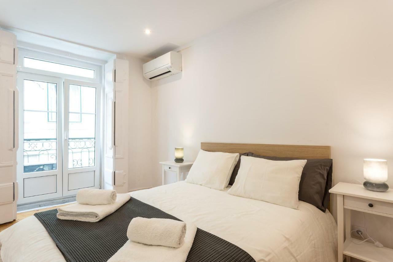 Three Bedroom Apartment In Historical Centre -Bairro Alto ลิสบอน ภายนอก รูปภาพ