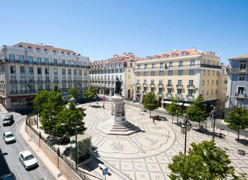 Three Bedroom Apartment In Historical Centre -Bairro Alto ลิสบอน ภายนอก รูปภาพ